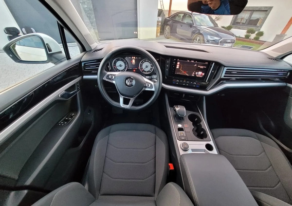 Volkswagen Touareg cena 169986 przebieg: 129900, rok produkcji 2019 z Warszawa małe 436